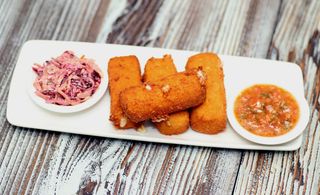 შემწვარი მოცარელას ჩხირები ქოლესლოუთი