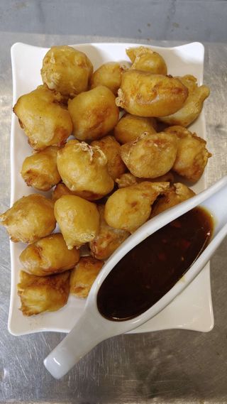 Пиле деликатес панирани хапки с пикантен сос (500г)