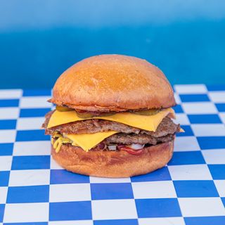 Classic burger 2