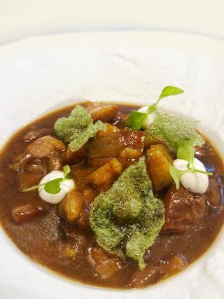 Morro De Cerdo Guisado Al Curry