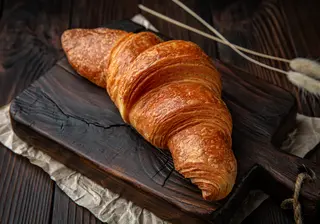 Croissant cu ciocolată