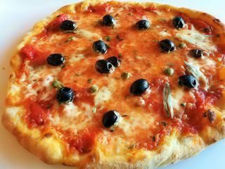 Pizza con olive