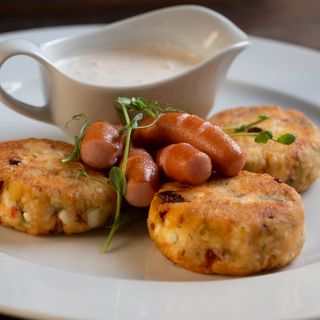 Солоні сирники з в'яленими томатами і віденськими сосисками (310г)