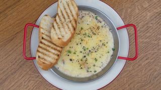 Жульен с курицей и грибами