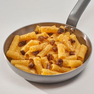 Pasta con salsa alla Carbonara Cremosa