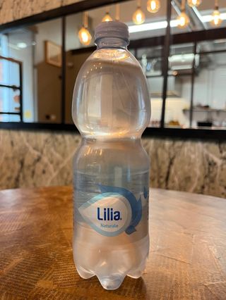 Acqua naturale