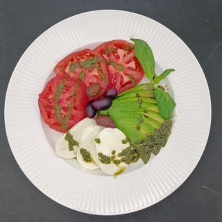 Капрезе авокадо (415 г)