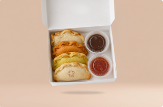 Mix 4 empanadas z sosem sweet chilli i sosem teriyaki