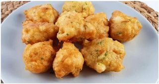 28. Ración De Buñuelos Caseros De Marisco (8 Uds.)