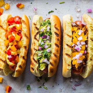 Хот-дог с копчёной сосиской 