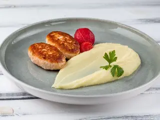 Котлети з лосося з картопляним пюре (130/150/50g)