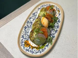 Кабачкові млинці з лососем та морозивом з печеного перцю (150/30/40/35g)