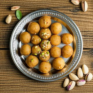 Besan ladoo