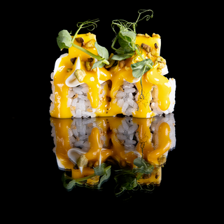 U10. Uramaki salmone mango 8 pezzi