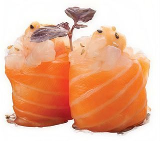 70 Gunkun Branzino avvolto dal salmone