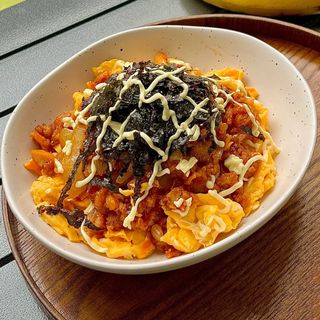 24. Pollo Frito Con Arroz Blanco