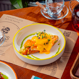 Брускетта с лососем и авокадо (180 гр.)