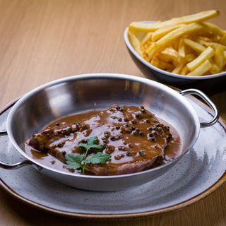 Bife à Farol com Molho 3 Pimentas