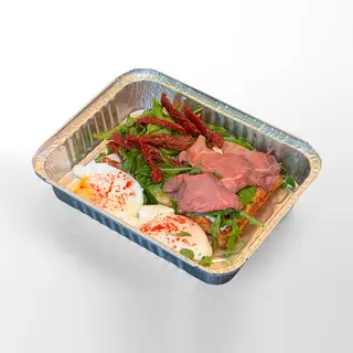 Vafe de Cartofi cu Ouă Poșate și Roastbeef