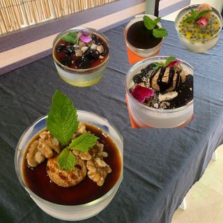 Panna Cotta Casera De Cereza Negra Italiana.