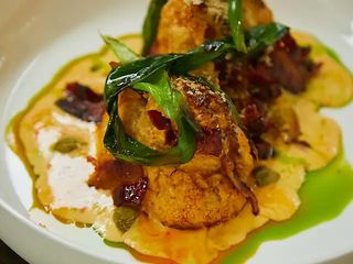 Цвітна капуста з сирним соусом