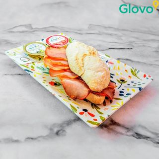 Bocatín De Pan Calentito Gourmet Gran Reserva De Caña De Lomo Con Aceite