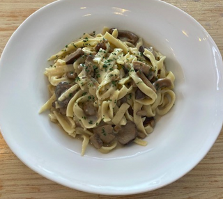 Fettuccine con setas mixta