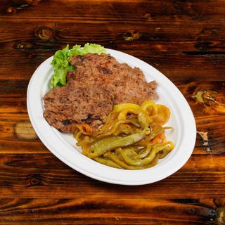 Salsiccia di fegato con peperoni arrosto