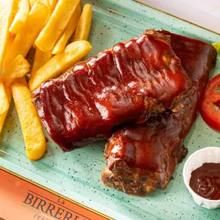 XXL BBQ ribs 700 g con patate al forno