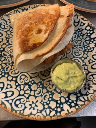 Сандвич с хрупкаво пиле (350г)