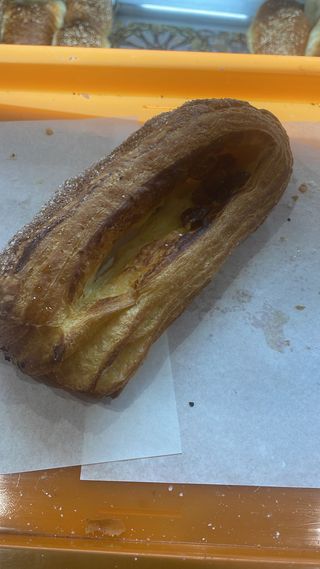 Sfoglia crema e uva passa