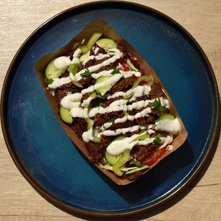 Картопля з м'ясом яловичини і овочами