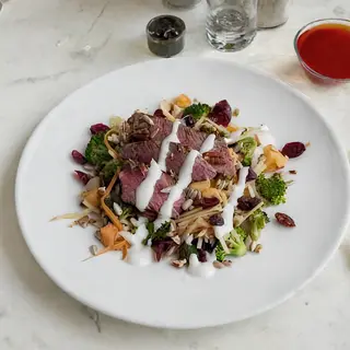 Juneća topla salata