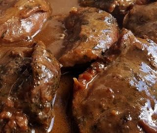 Carrilleras Estofadas Con Vino Tinto