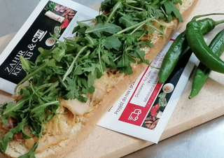 Zapiekanka wegetariańska z rukolą