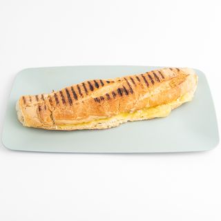 Sendvič pohana piletina sir