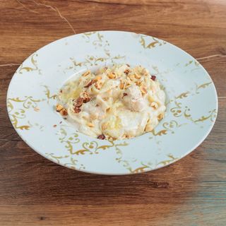 Tagliatelle sa piletinom i lešnikom