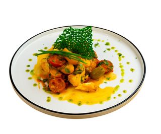 Baccalá in cassuola alla “Partenopea” con pomodorini, olive nere e capperi al sale