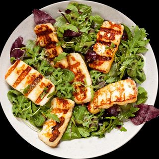Sałatka halloumi