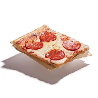 Pizza Mozzarella y Salami picante