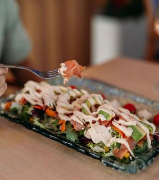 Ensalada De Salmón Y Gambas