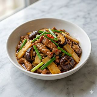 Cerdo Con Bambú Y Setas Chinas