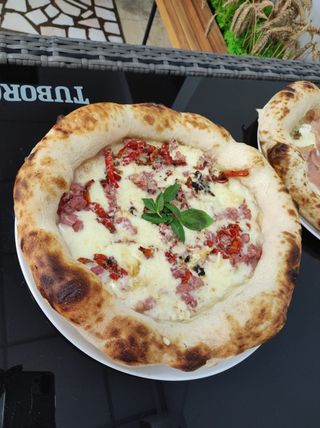 Pizza 4 Formaggi si Picant (picanta) Ø 32cm