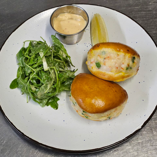 Бао-бургер з тигровими креветками та медово-кунжутним соусом