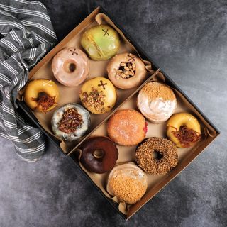 Promo Box 12 Donuts