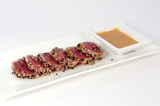 Sashimi tonno scottato