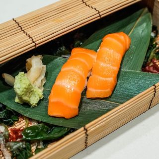 31.Sushi Salmón
