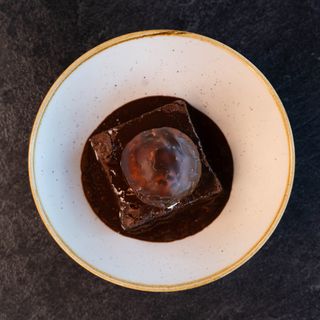 Brownie casero de chocolate Negro