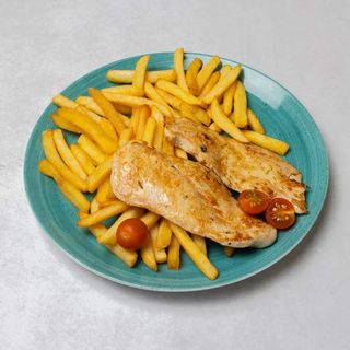 Piletina na žaru s pomfritom