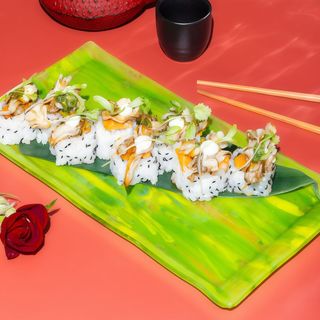 Maitake & Sweet Potato Uramaki -8 Pzs-